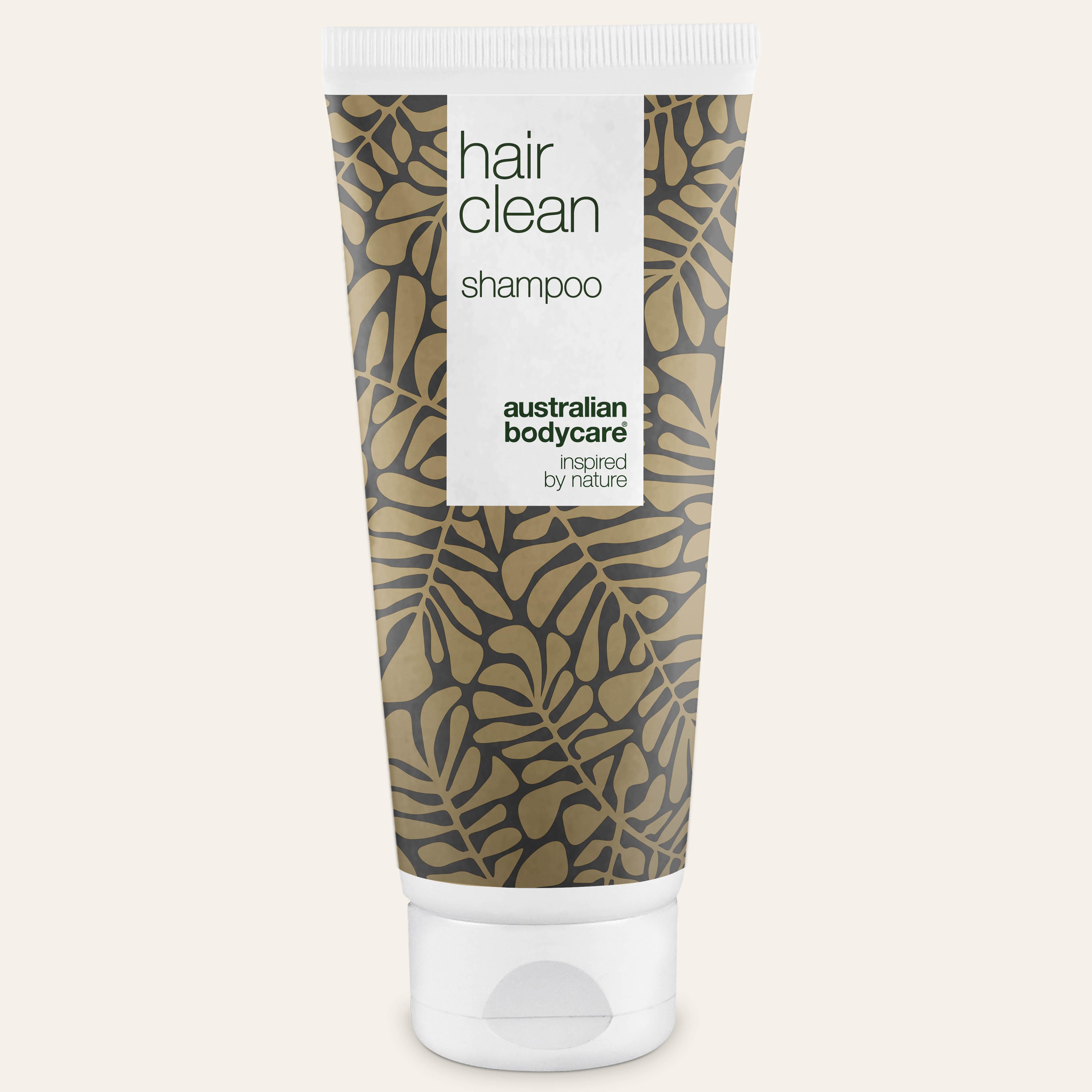 Flaske med Australian Bodycare Hair Clean anti-flass sjampo med tetreolje